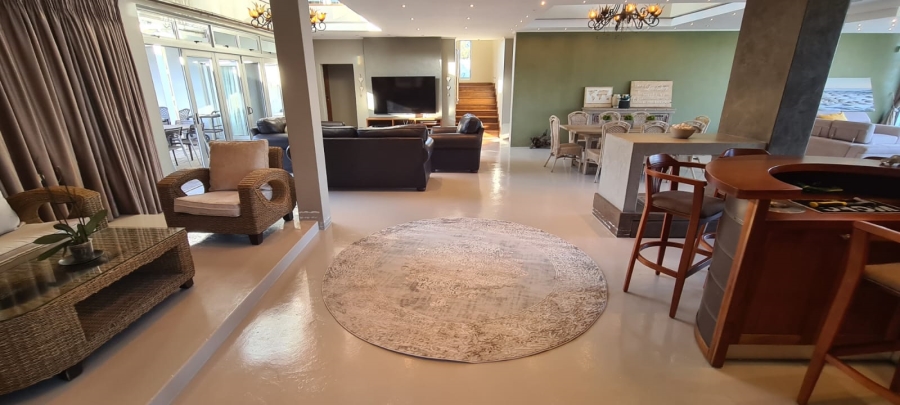 5 Bedroom Property for Sale in Gonubie Eastern Cape